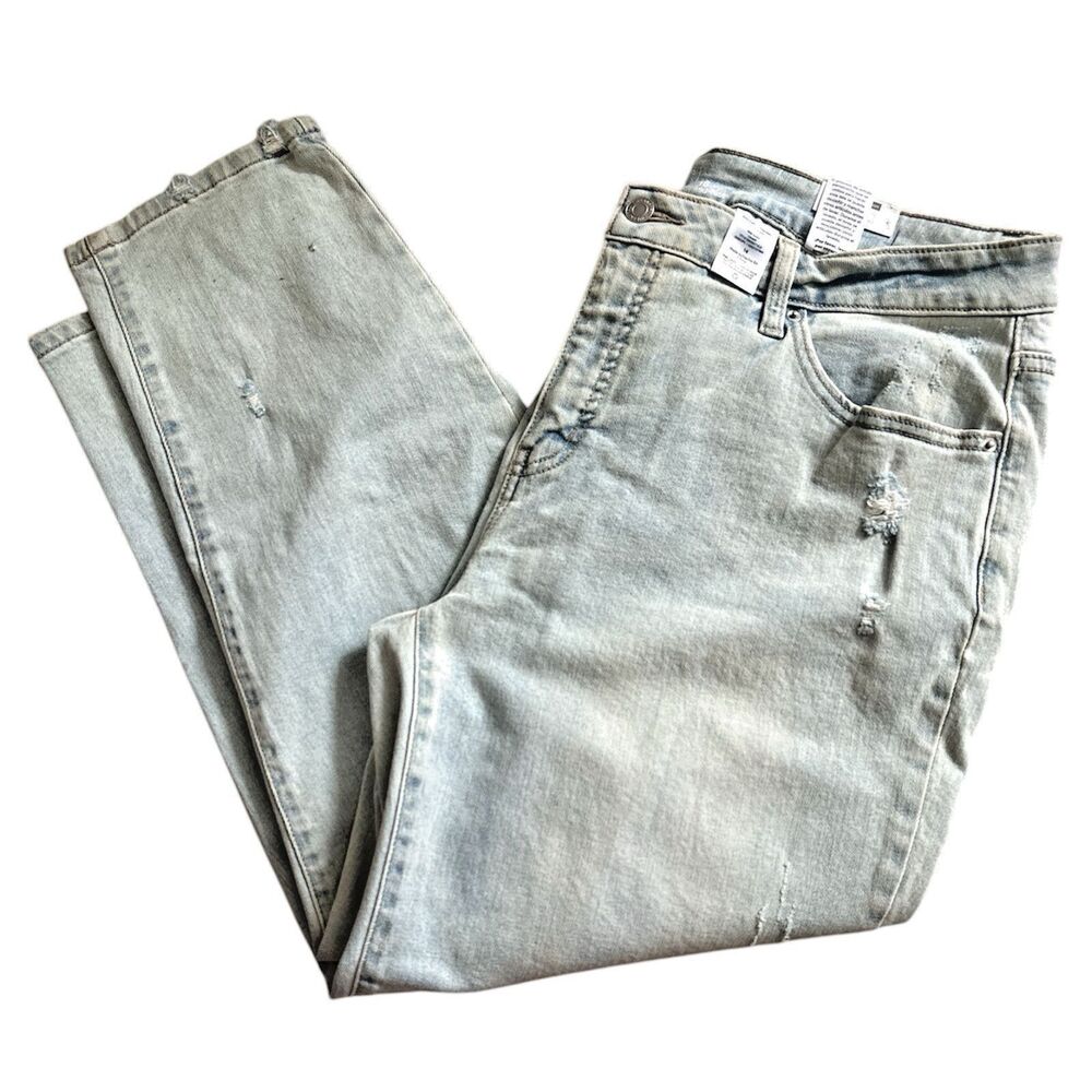 Time & Tru Women's Slim Boyfriend Jeans  Str Cuff Light Wash Size 16 NWT
